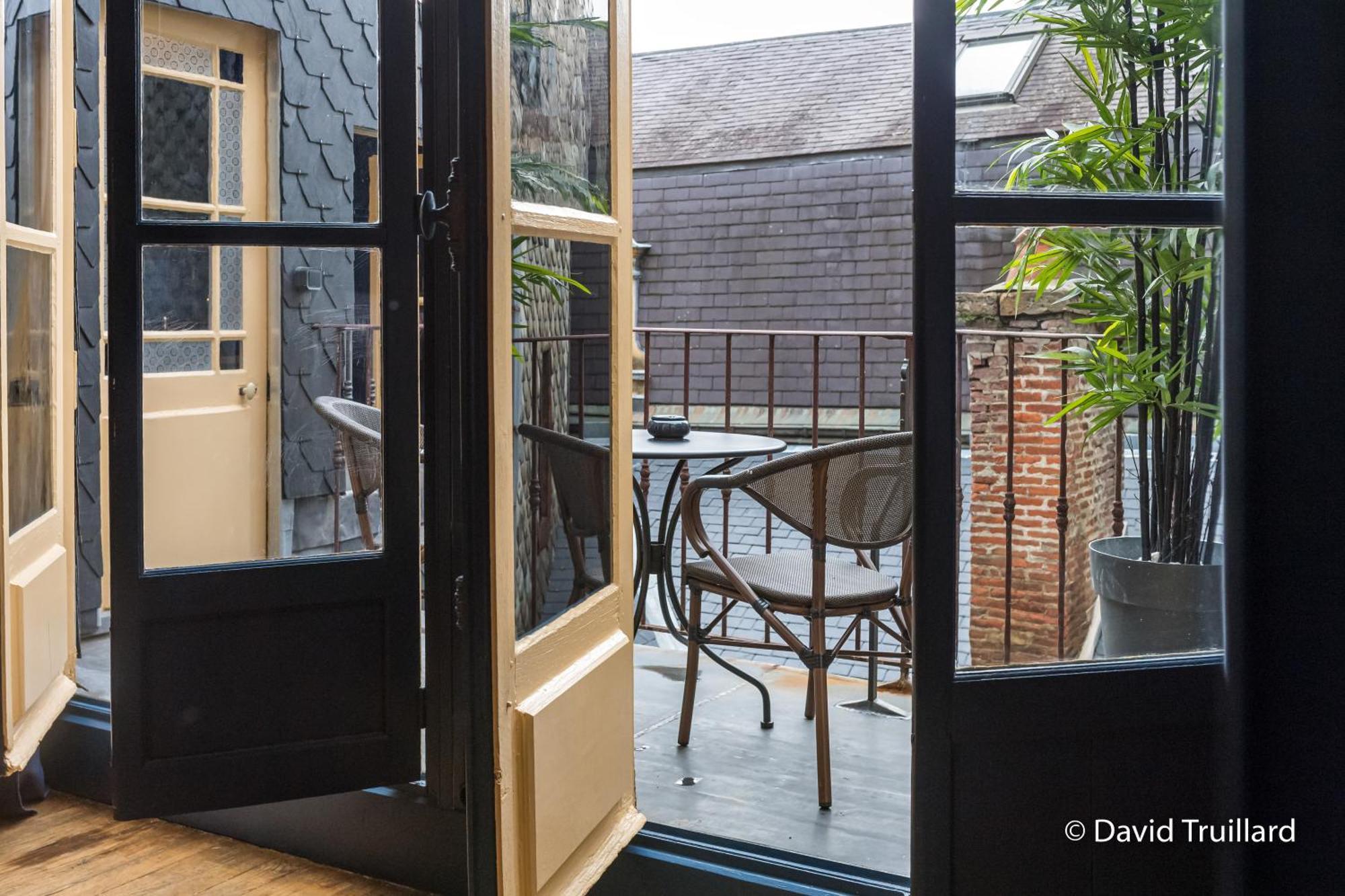 Suites Mana- Studio Art Ducal Avec Terrasse Sur L'Arriere De La Place Ducale Parking Inclus Charleville-Mézières Dış mekan fotoğraf